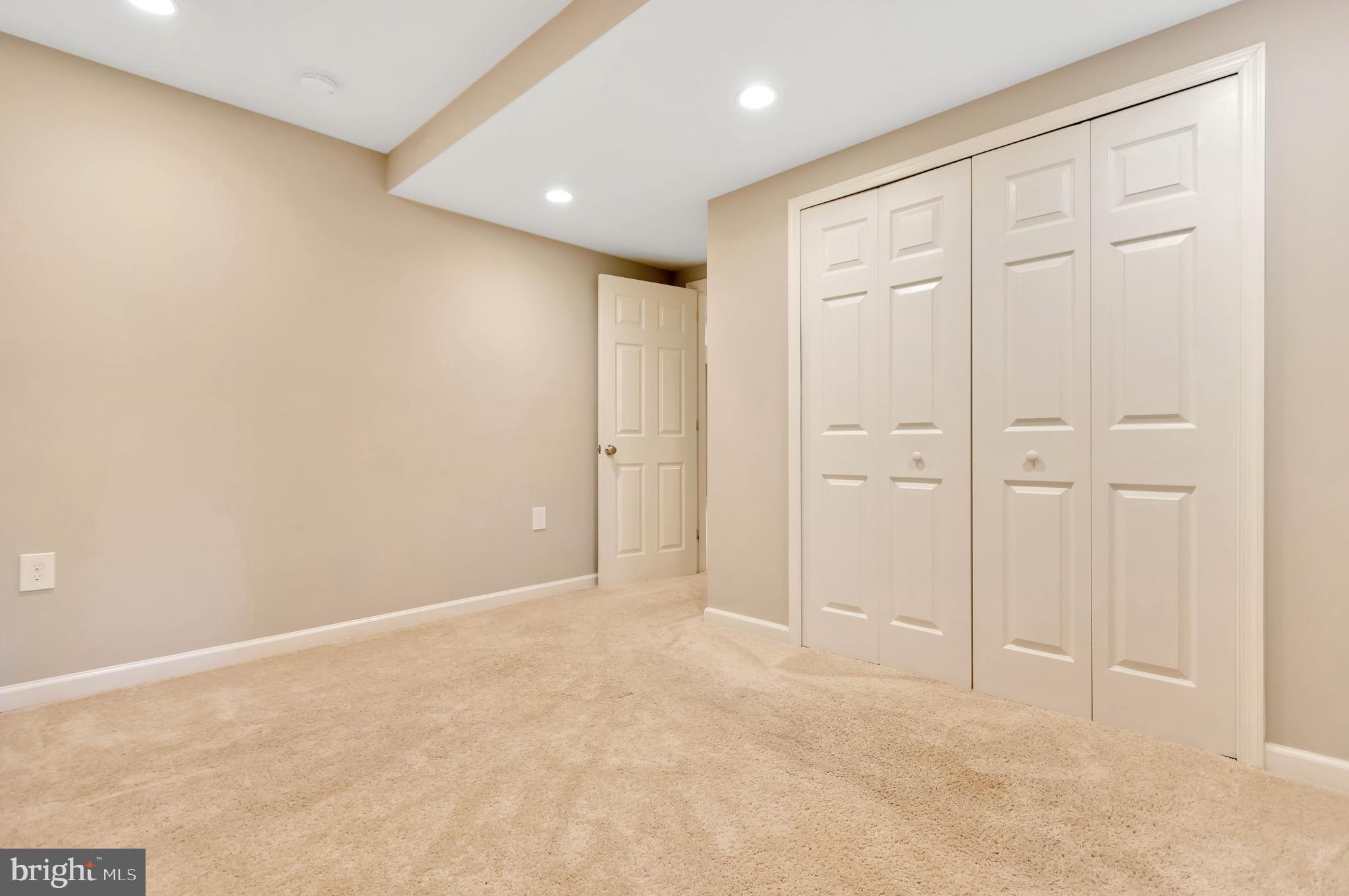 5010 WOODLAND WAY