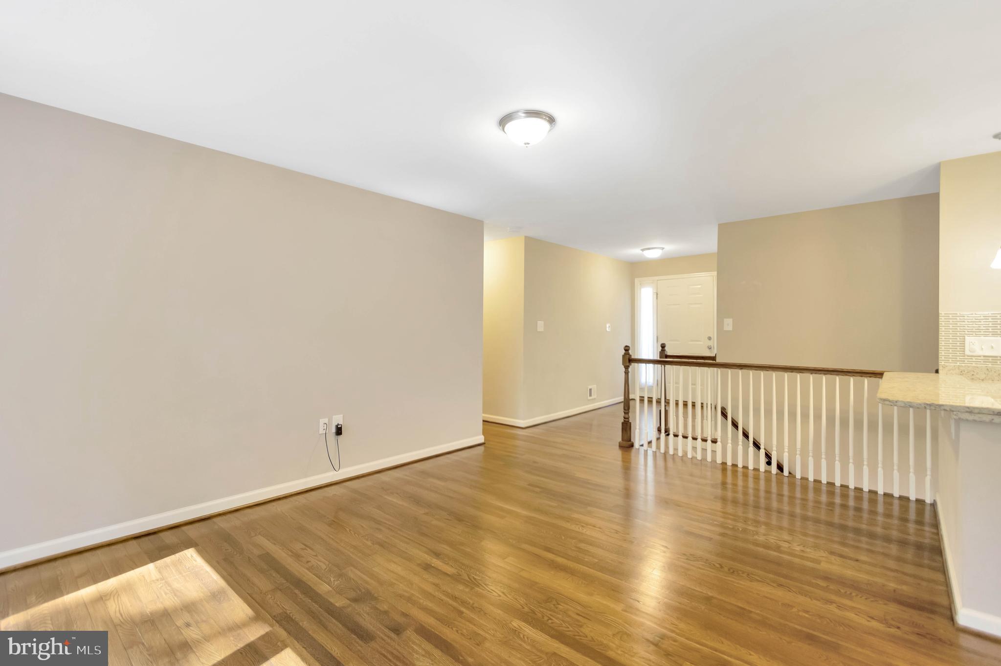 5010 WOODLAND WAY