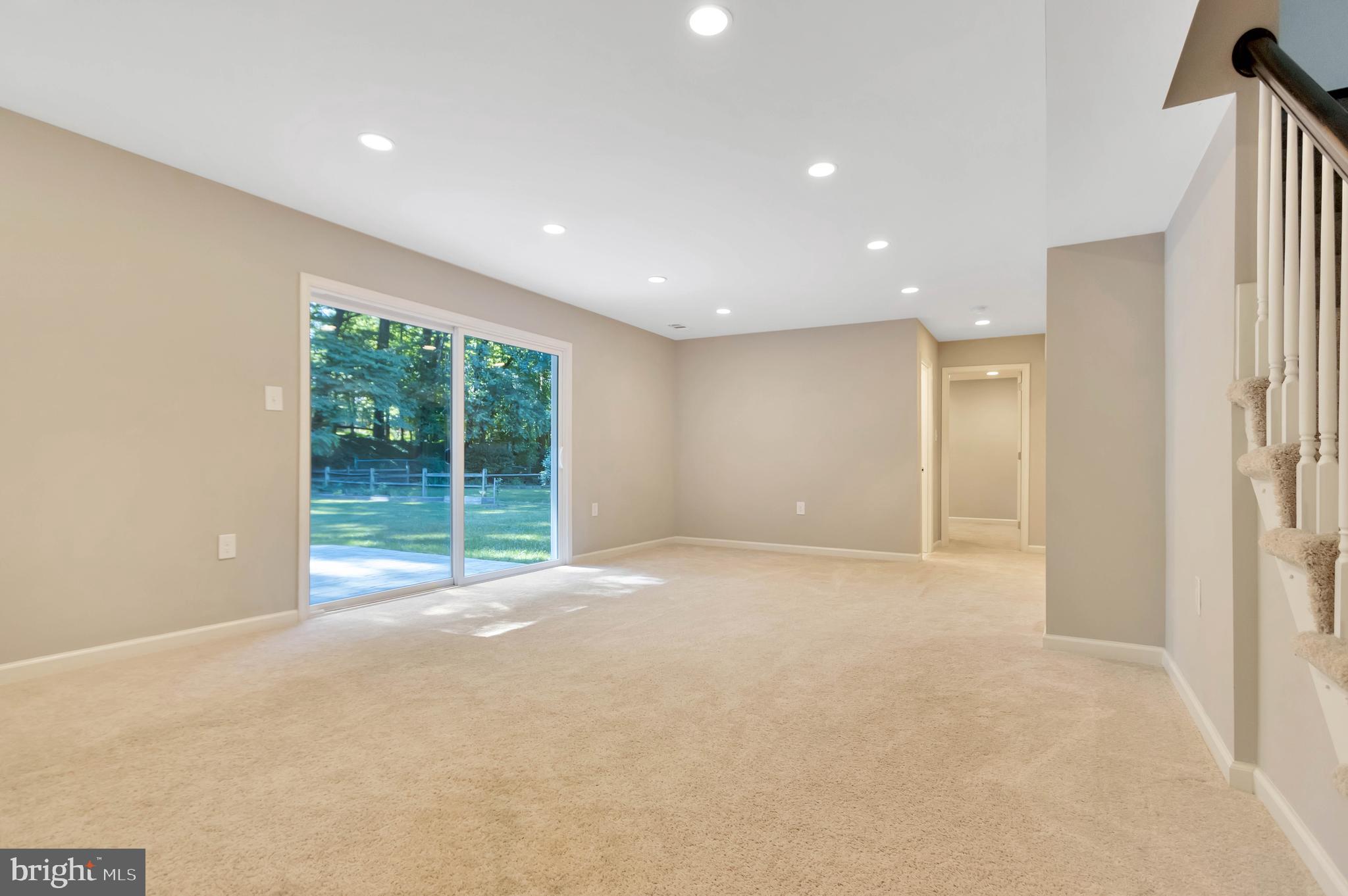 5010 WOODLAND WAY