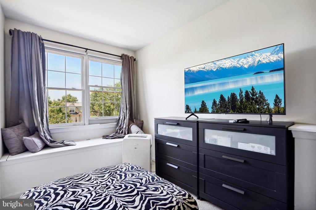 7844 GUM SPRINGS VILLAGE DRIVE