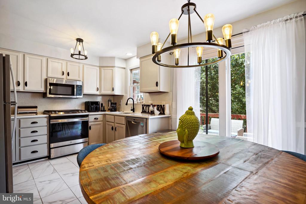 7844 GUM SPRINGS VILLAGE DRIVE