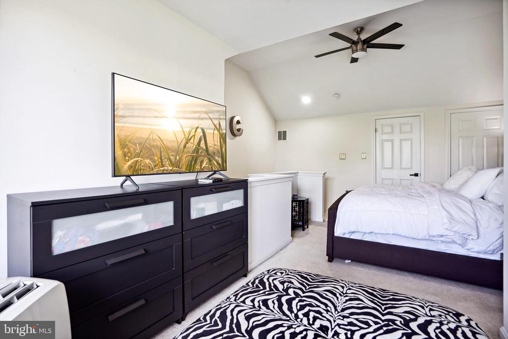 7844 GUM SPRINGS VILLAGE DRIVE