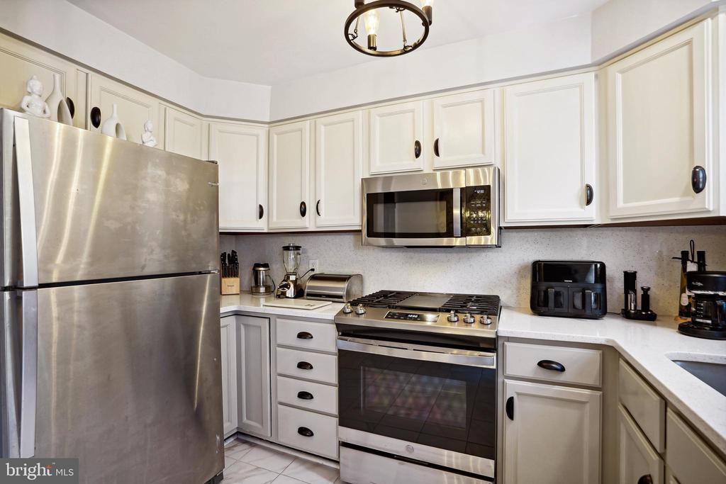 7844 GUM SPRINGS VILLAGE DRIVE