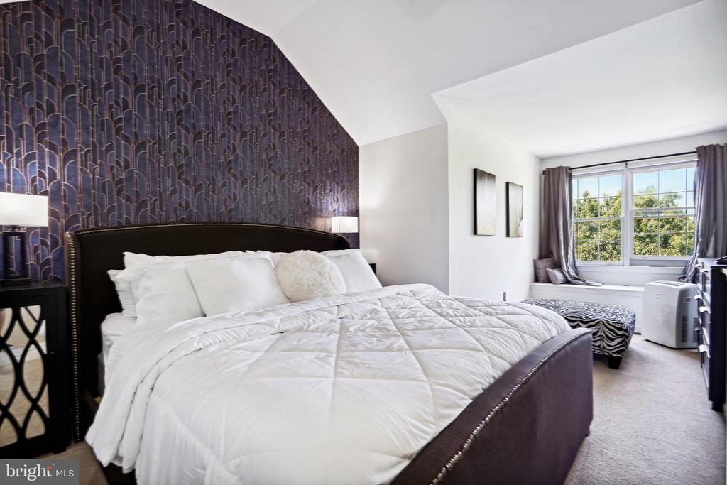 7844 GUM SPRINGS VILLAGE DRIVE