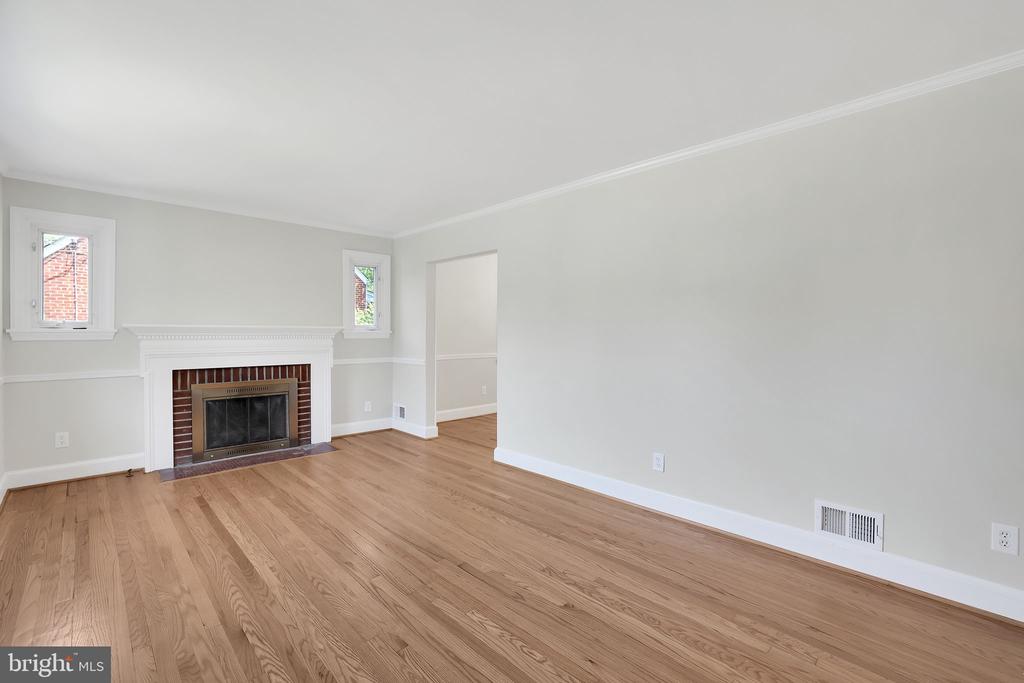 2919 LAWRENCE DRIVE
