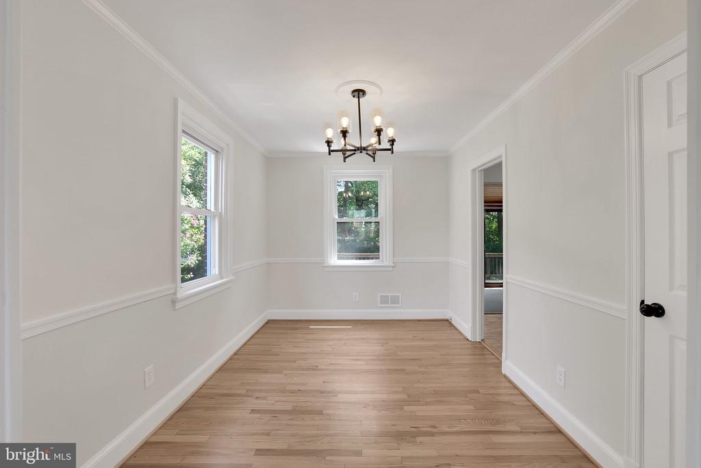 2919 LAWRENCE DRIVE