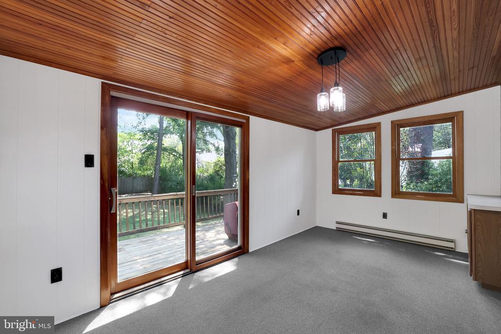 2919 LAWRENCE DRIVE