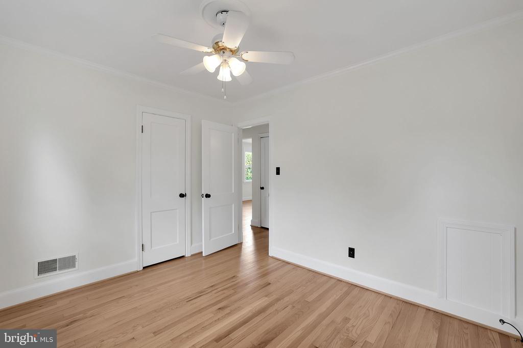 2919 LAWRENCE DRIVE