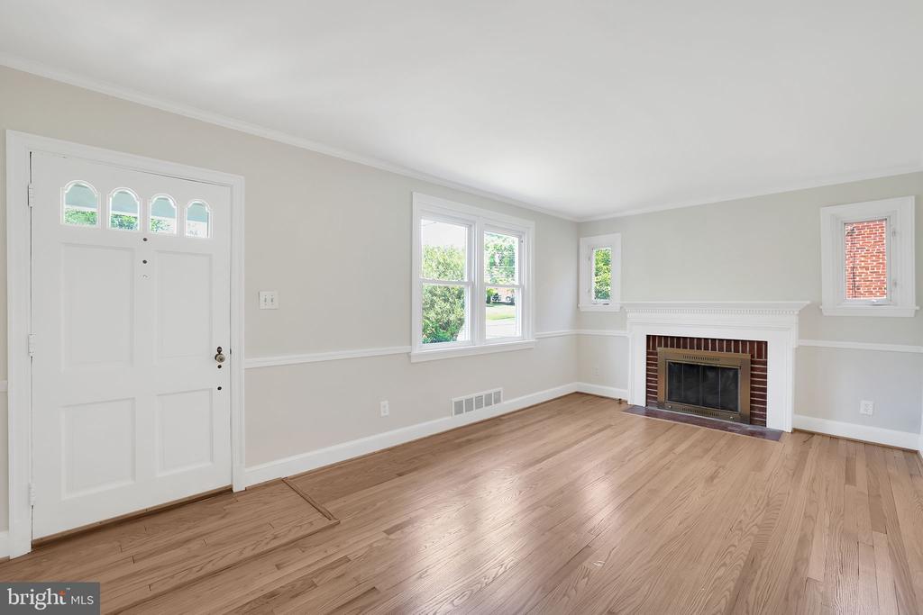 2919 LAWRENCE DRIVE