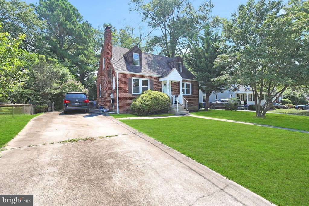 2919 LAWRENCE DRIVE