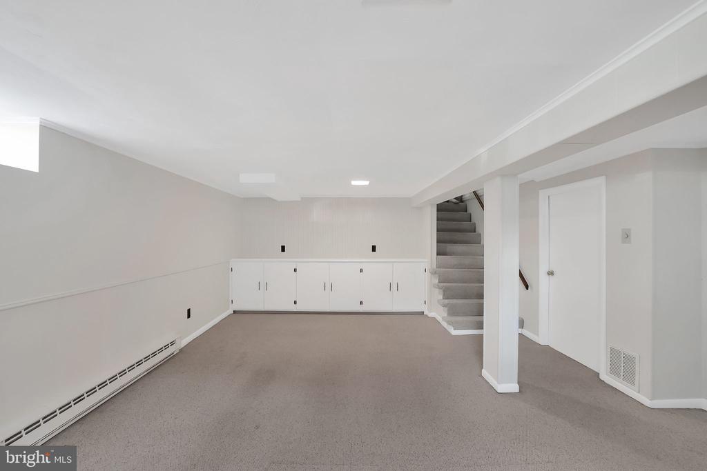 2919 LAWRENCE DRIVE