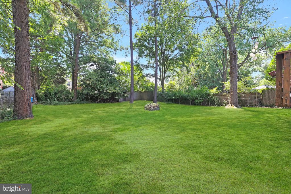 2919 LAWRENCE DRIVE