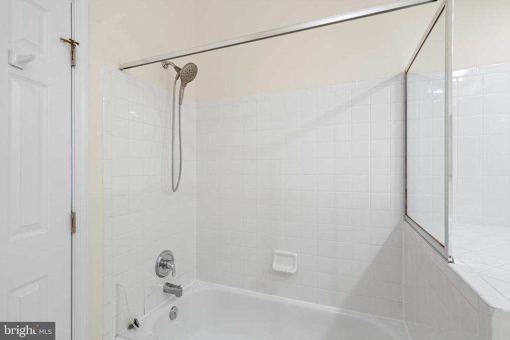 5102 CASTLE HARBOR WAY 118