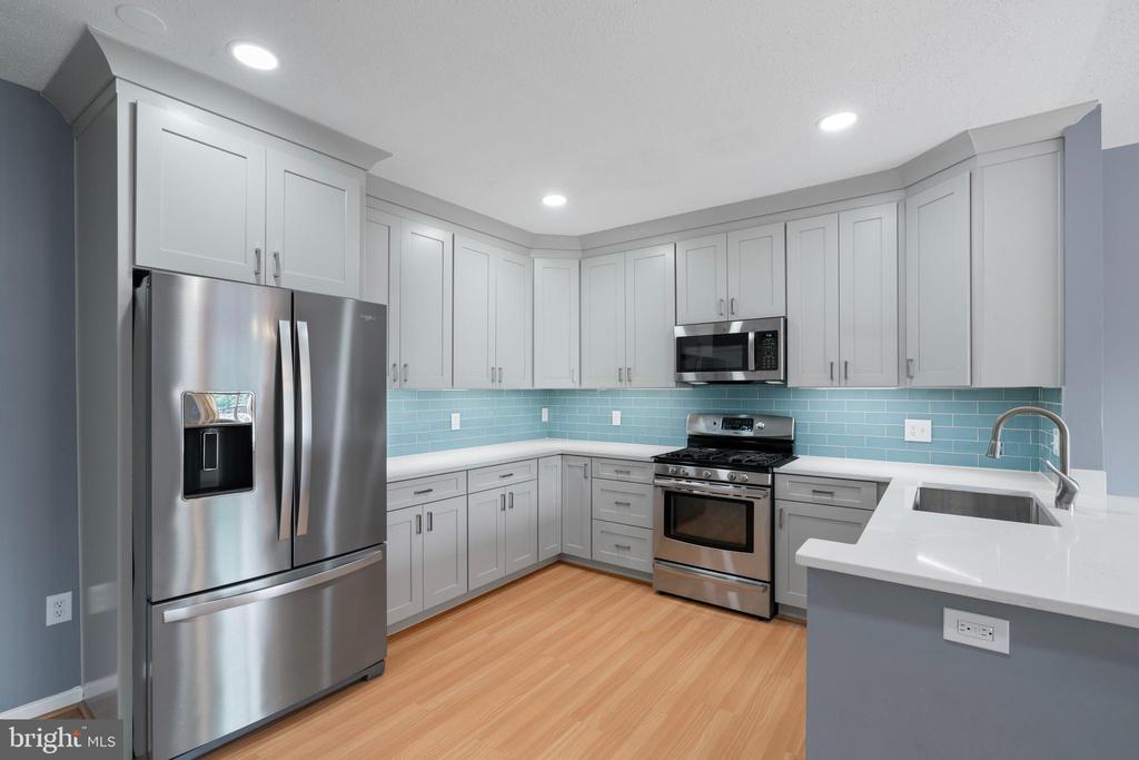 5102 CASTLE HARBOR WAY 118