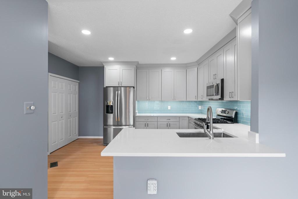 5102 CASTLE HARBOR WAY 118