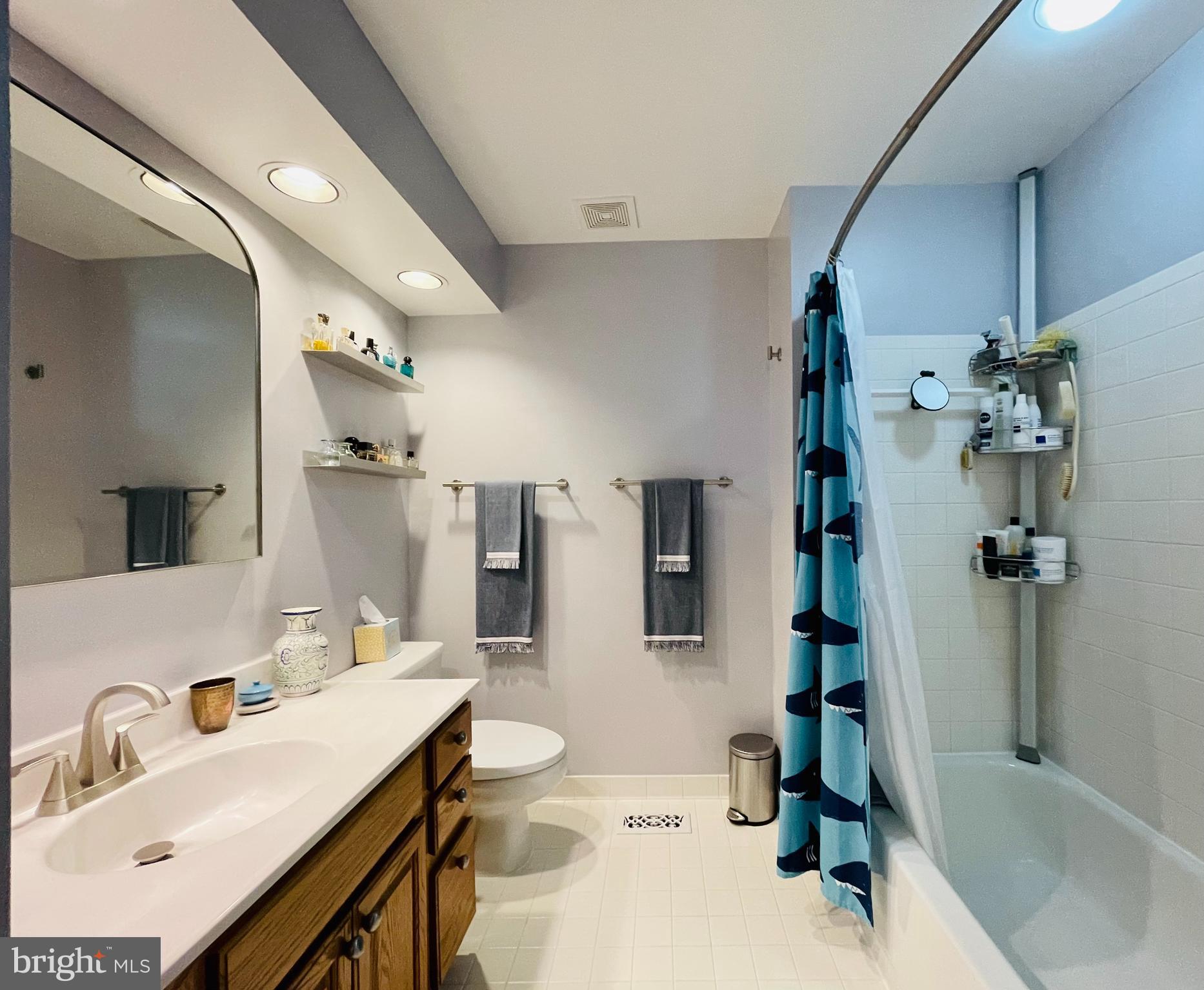 1312 GARDEN WALL CIRCLE 203