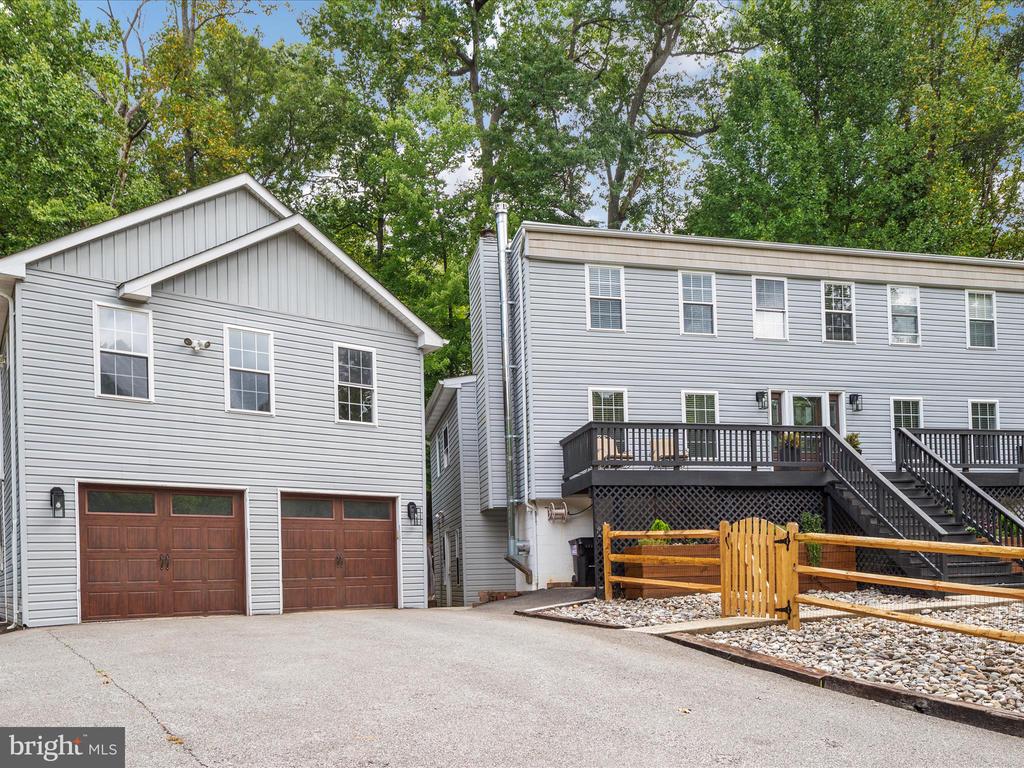 7399 BEACHPLUM DRIVE