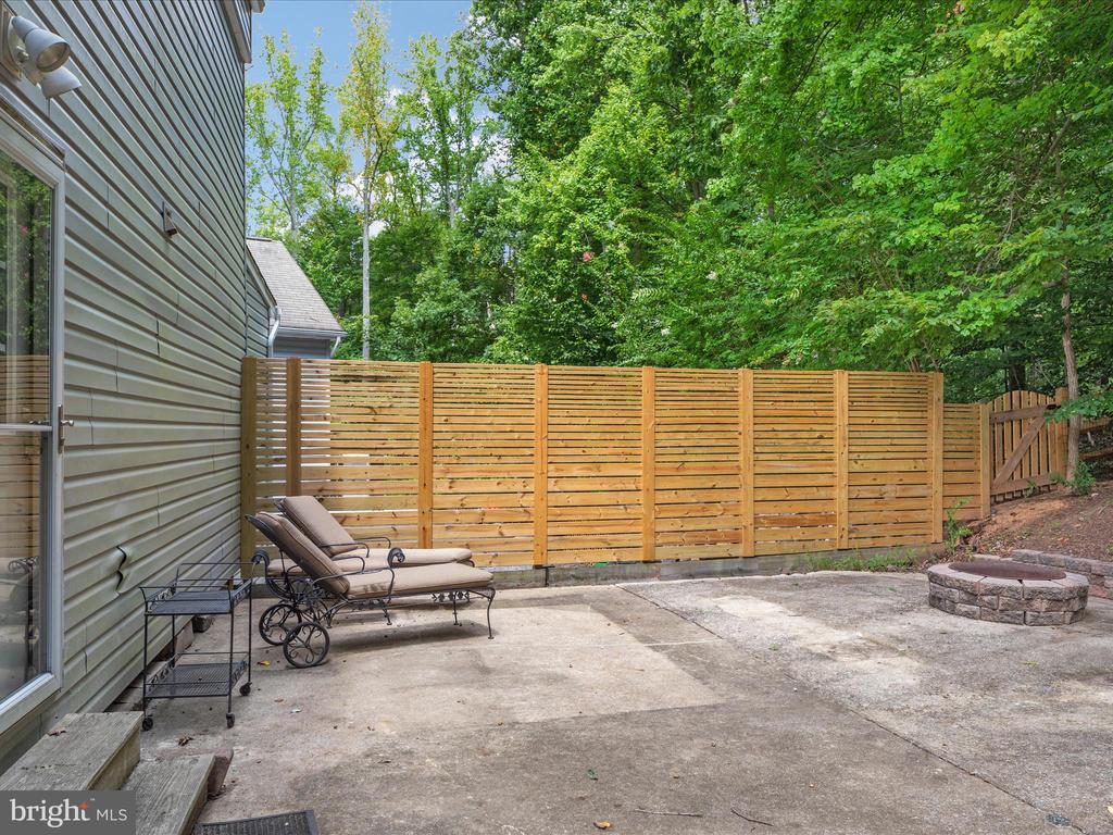 7399 BEACHPLUM DRIVE
