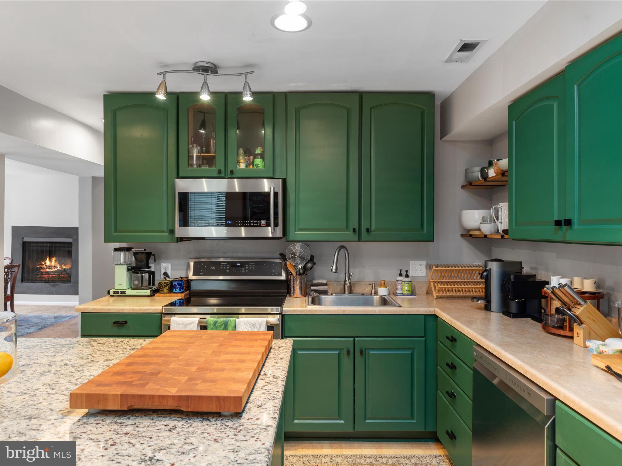 7399 BEACHPLUM DRIVE