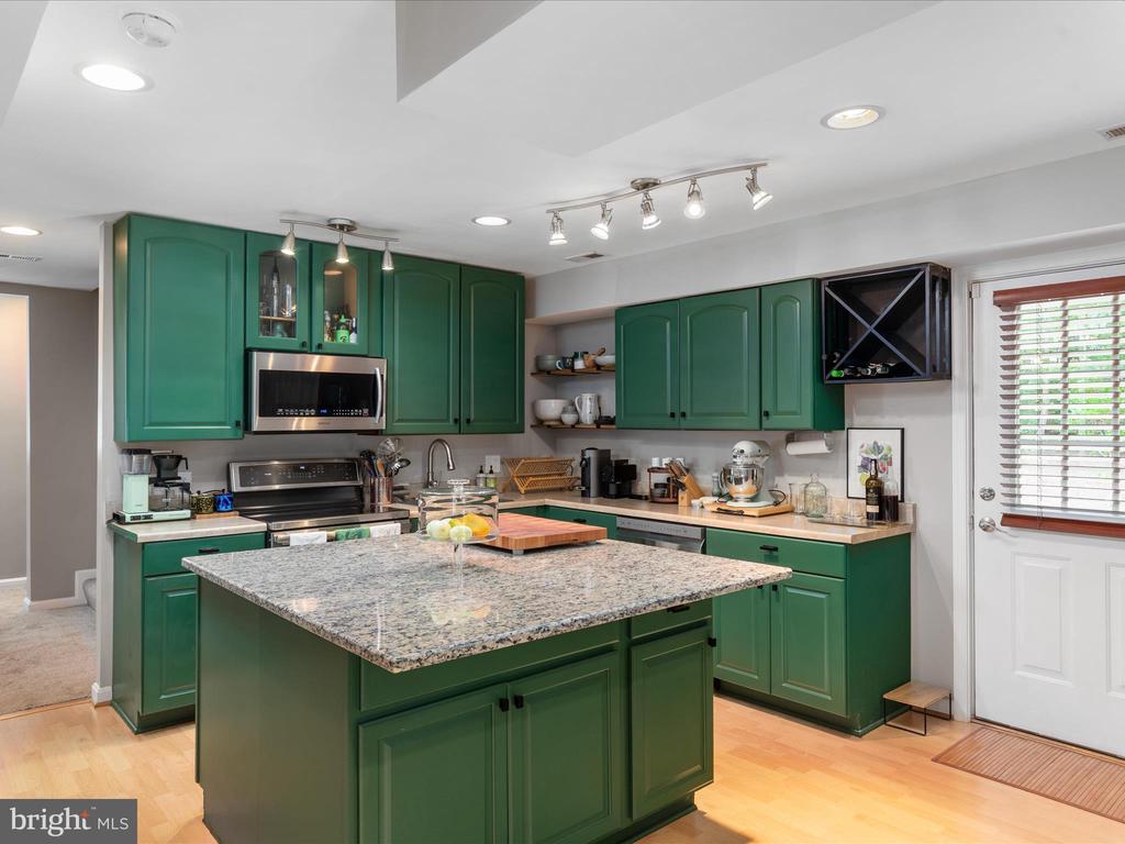 7399 BEACHPLUM DRIVE
