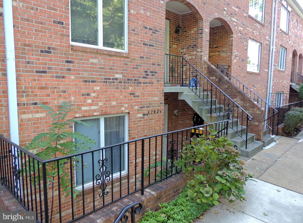3782A MADISON LANE