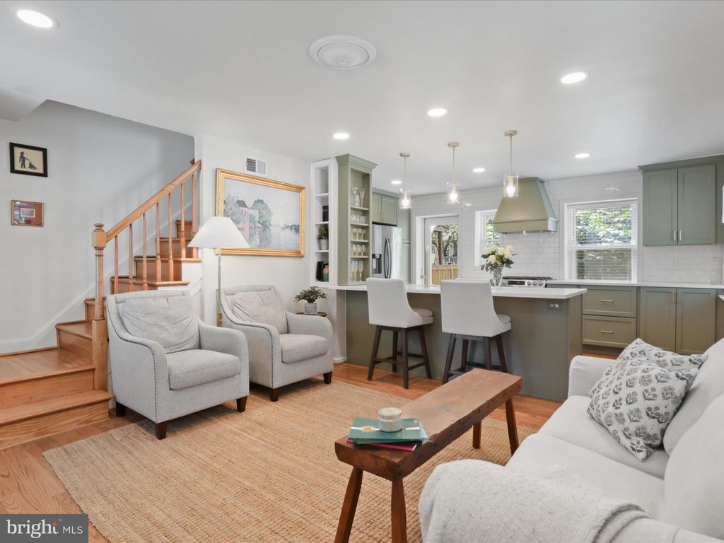 2111 ARLINGTON TERRACE