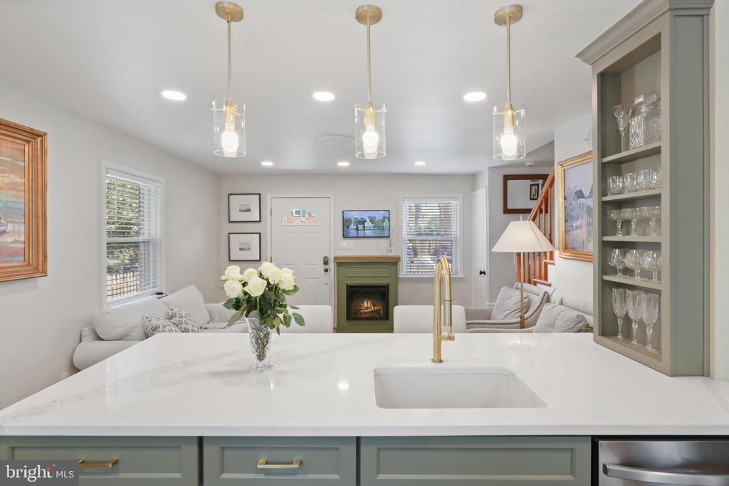 2111 ARLINGTON TERRACE