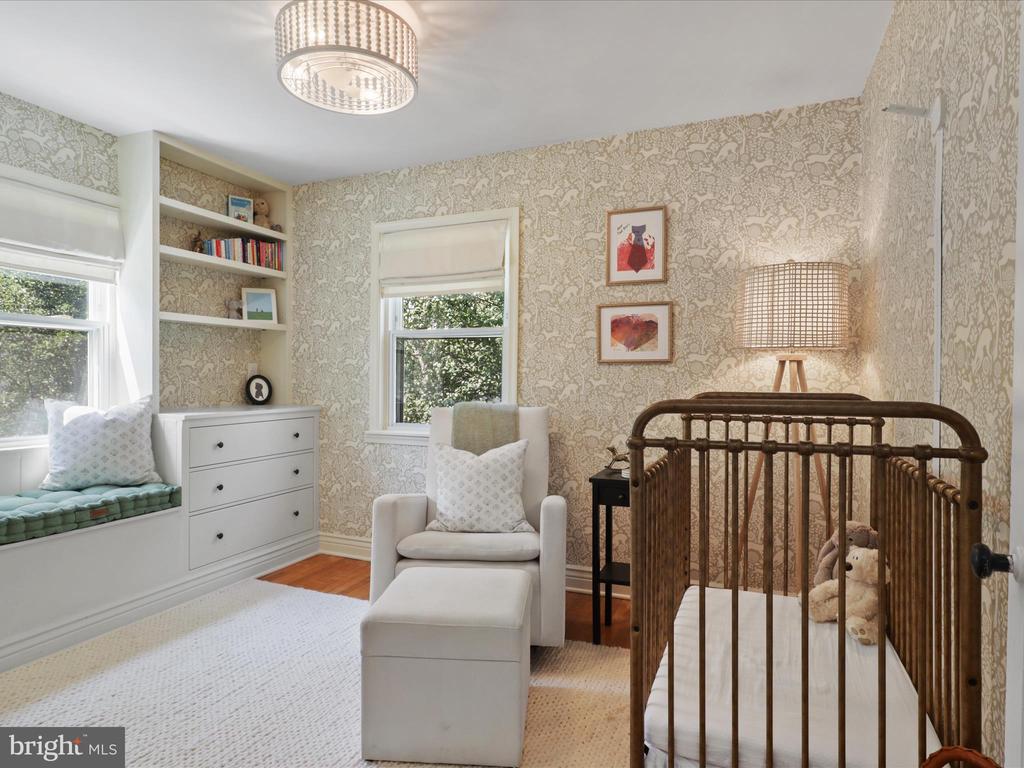 2111 ARLINGTON TERRACE