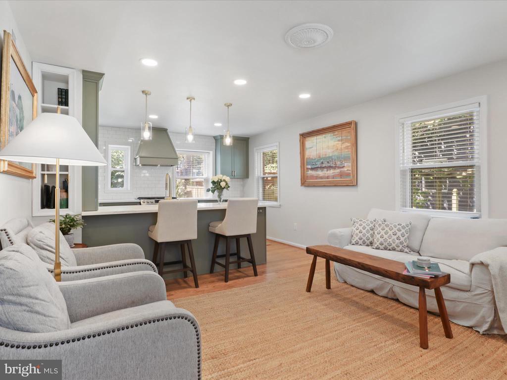 2111 ARLINGTON TERRACE
