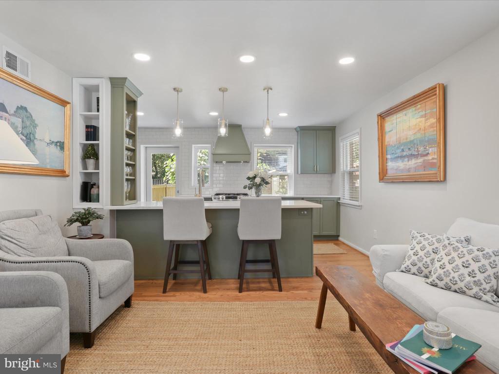 2111 ARLINGTON TERRACE