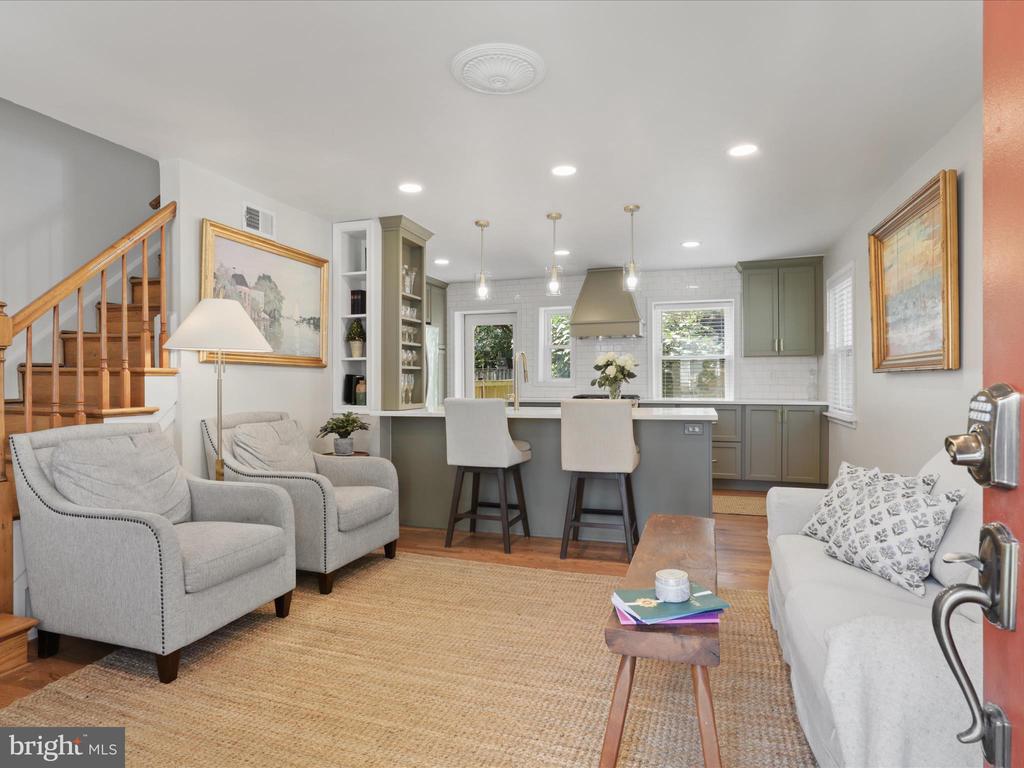 2111 ARLINGTON TERRACE