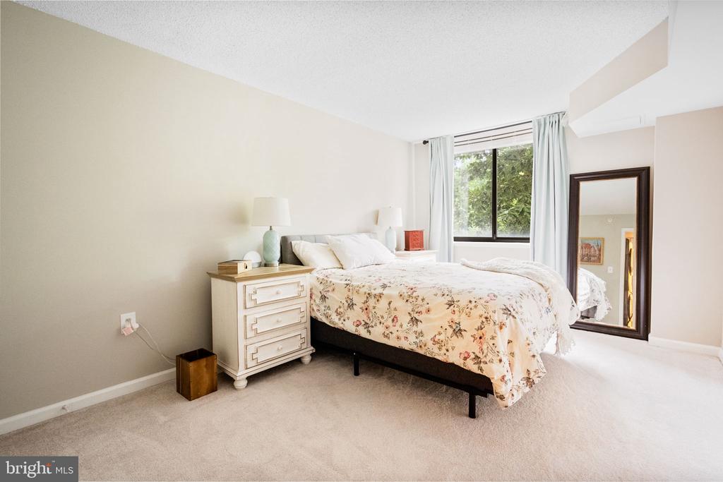 2230 GEORGE C MARSHALL DRIVE 401