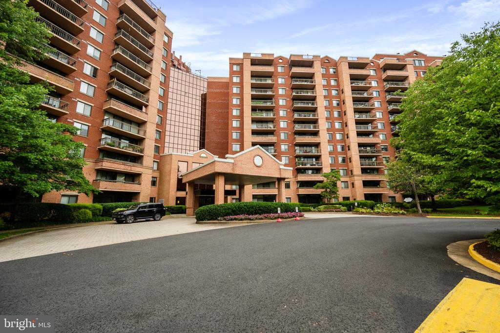 2230 GEORGE C MARSHALL DRIVE 401