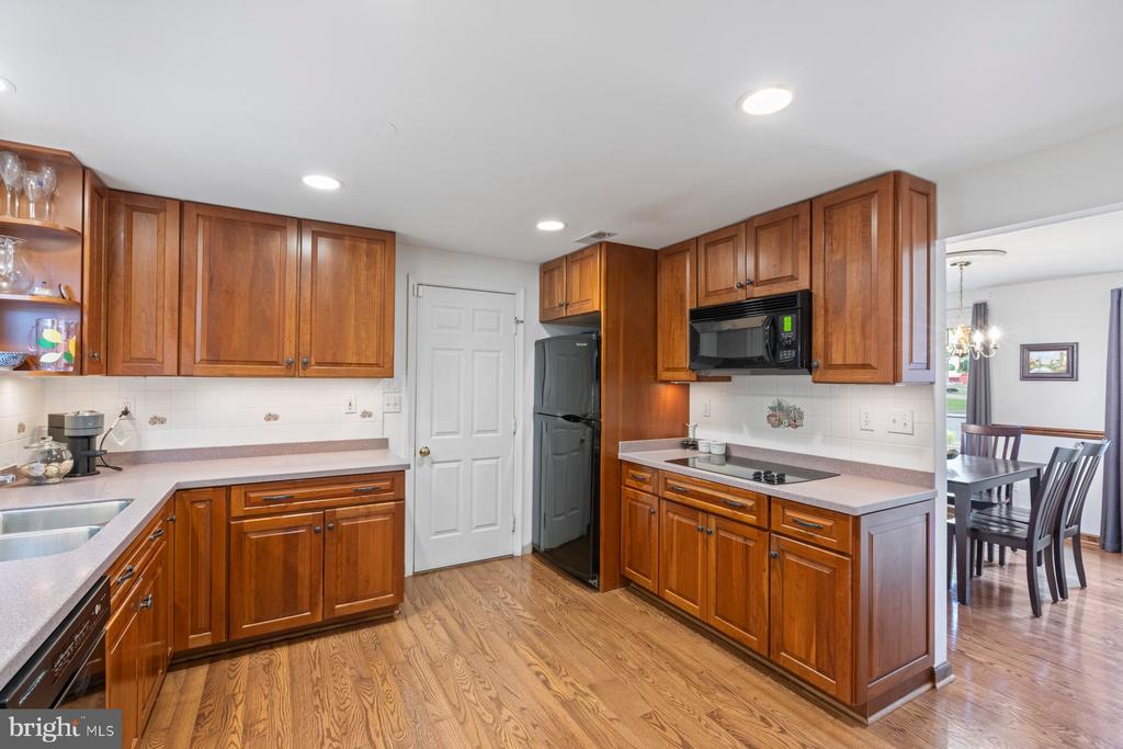 6523 KOZIARA DRIVE