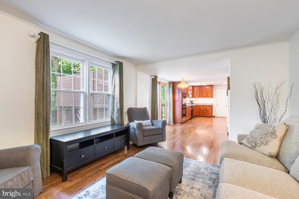 6523 KOZIARA DRIVE