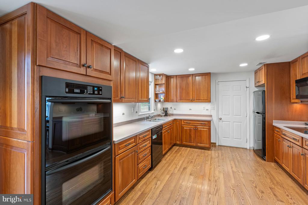 6523 KOZIARA DRIVE