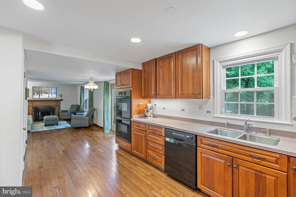 6523 KOZIARA DRIVE