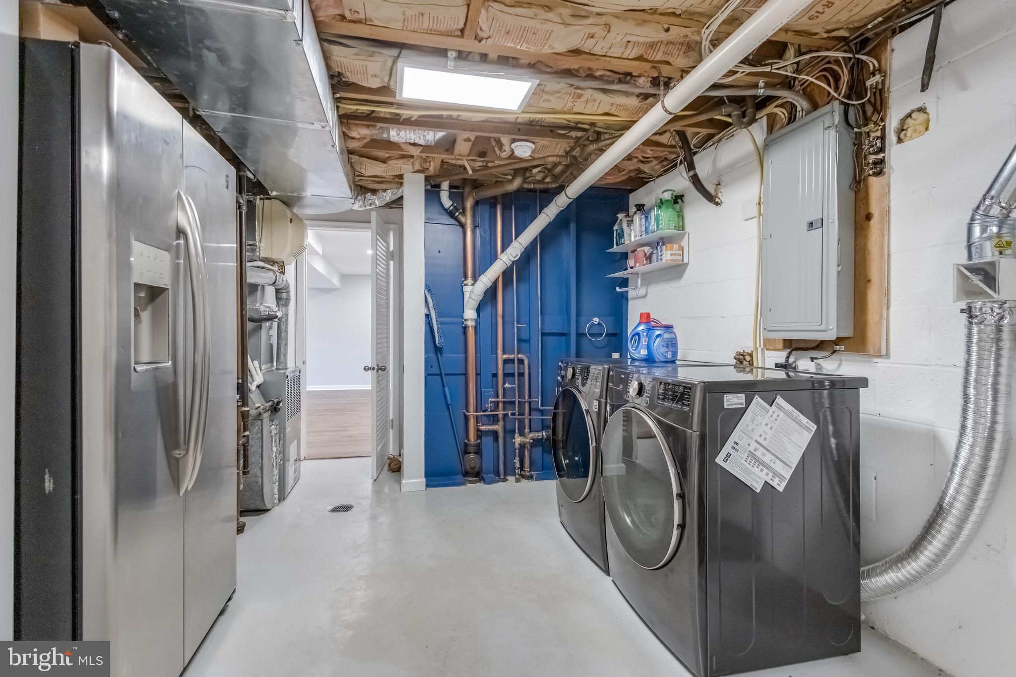 9523 OLD CREEK DRIVE