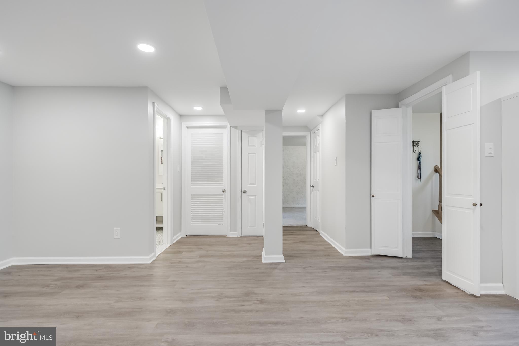 9523 OLD CREEK DRIVE