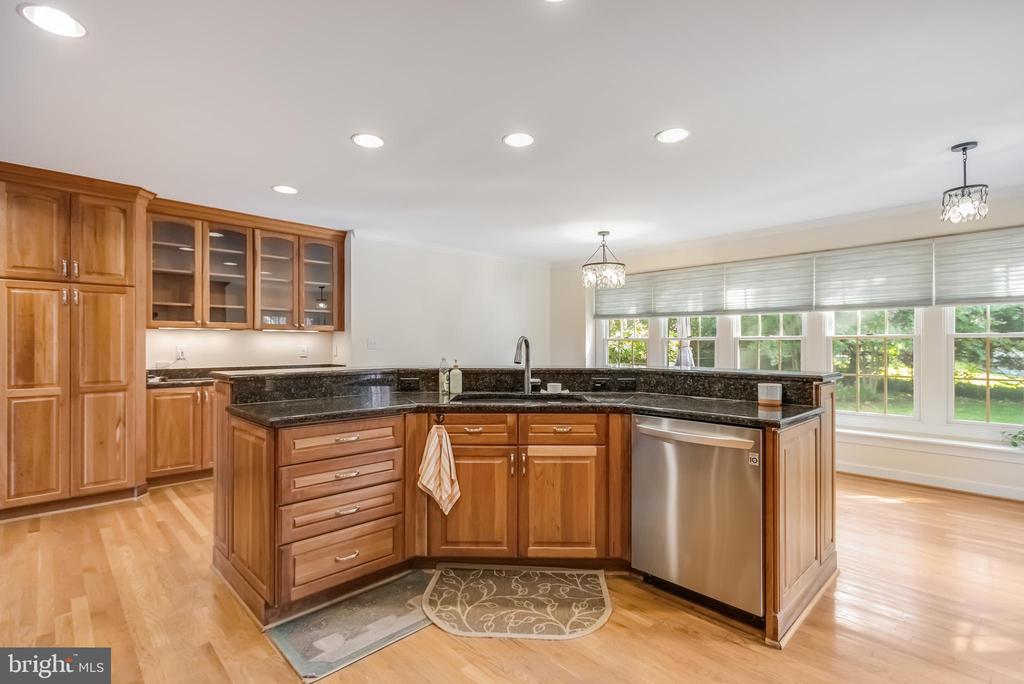 9523 OLD CREEK DRIVE
