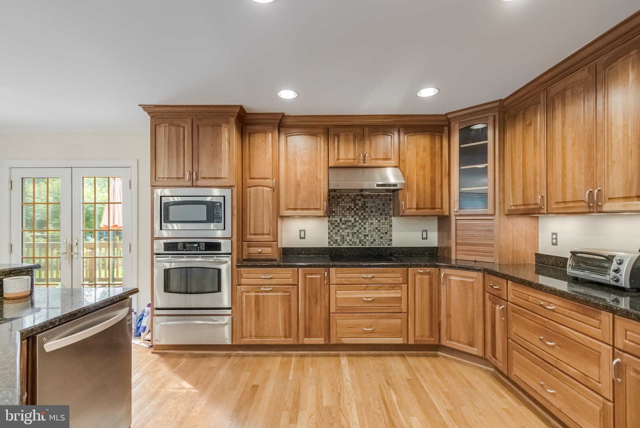 9523 OLD CREEK DRIVE