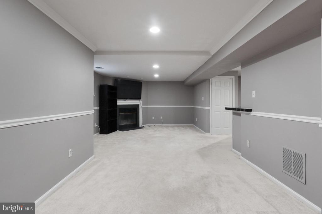 1503 DEER POINT WAY