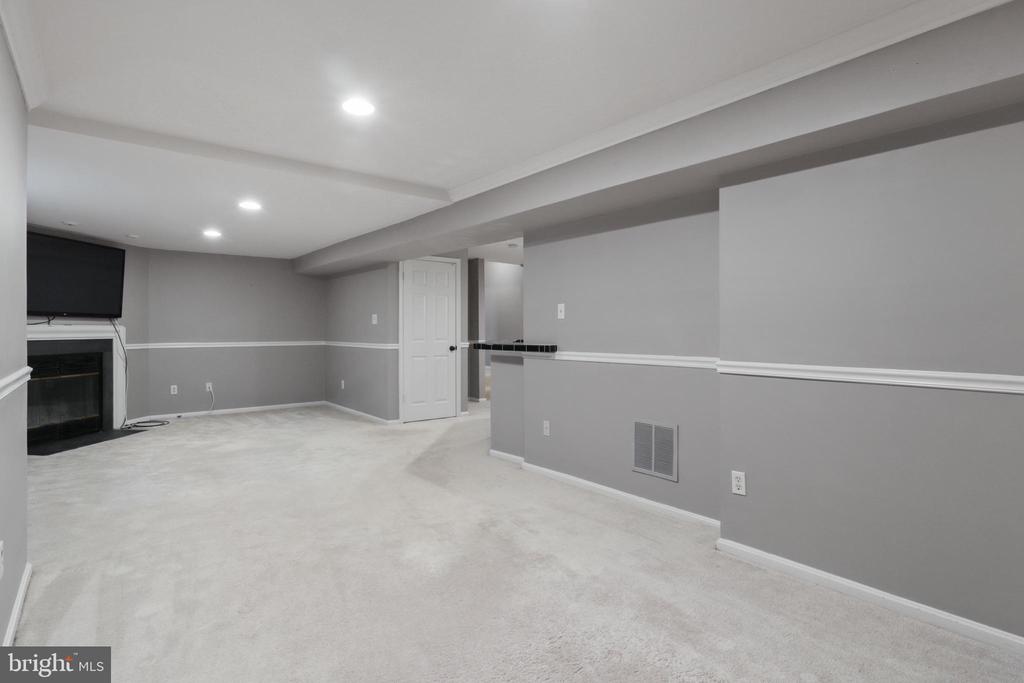 1503 DEER POINT WAY