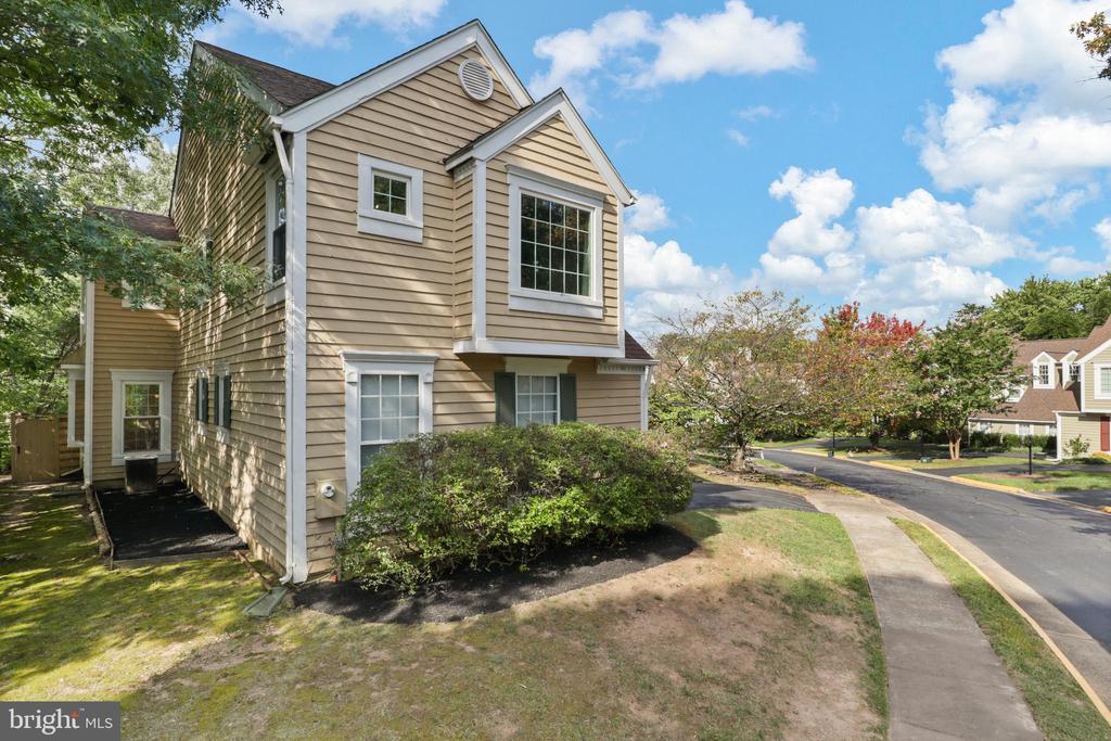 1503 DEER POINT WAY