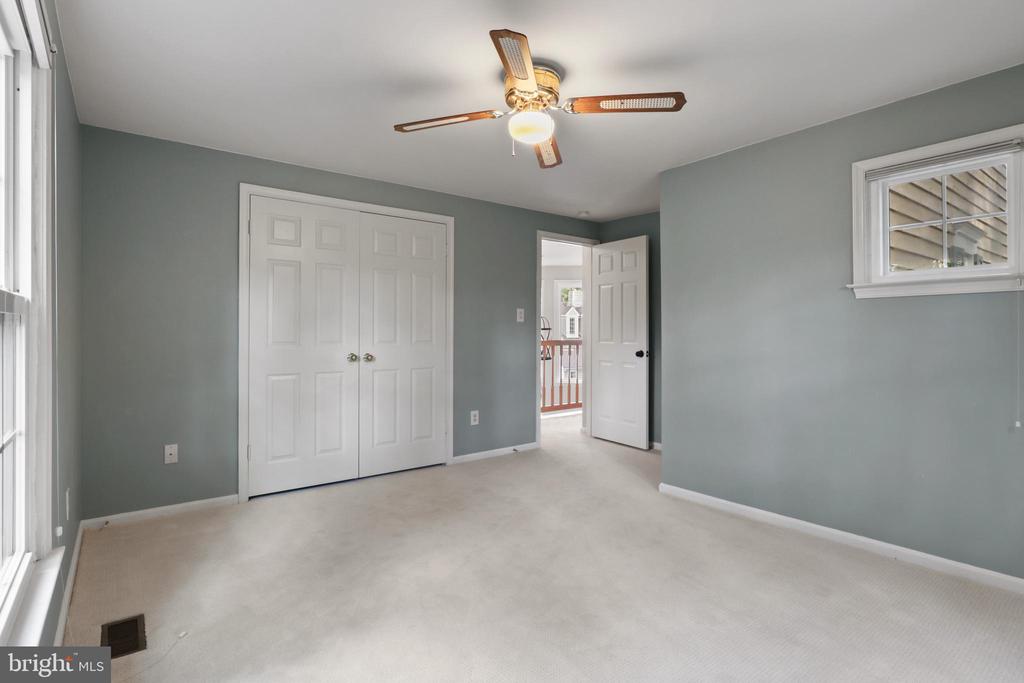 1503 DEER POINT WAY