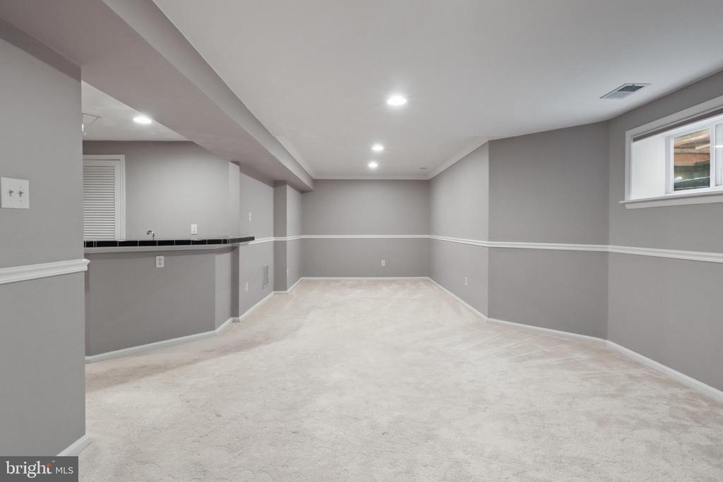 1503 DEER POINT WAY