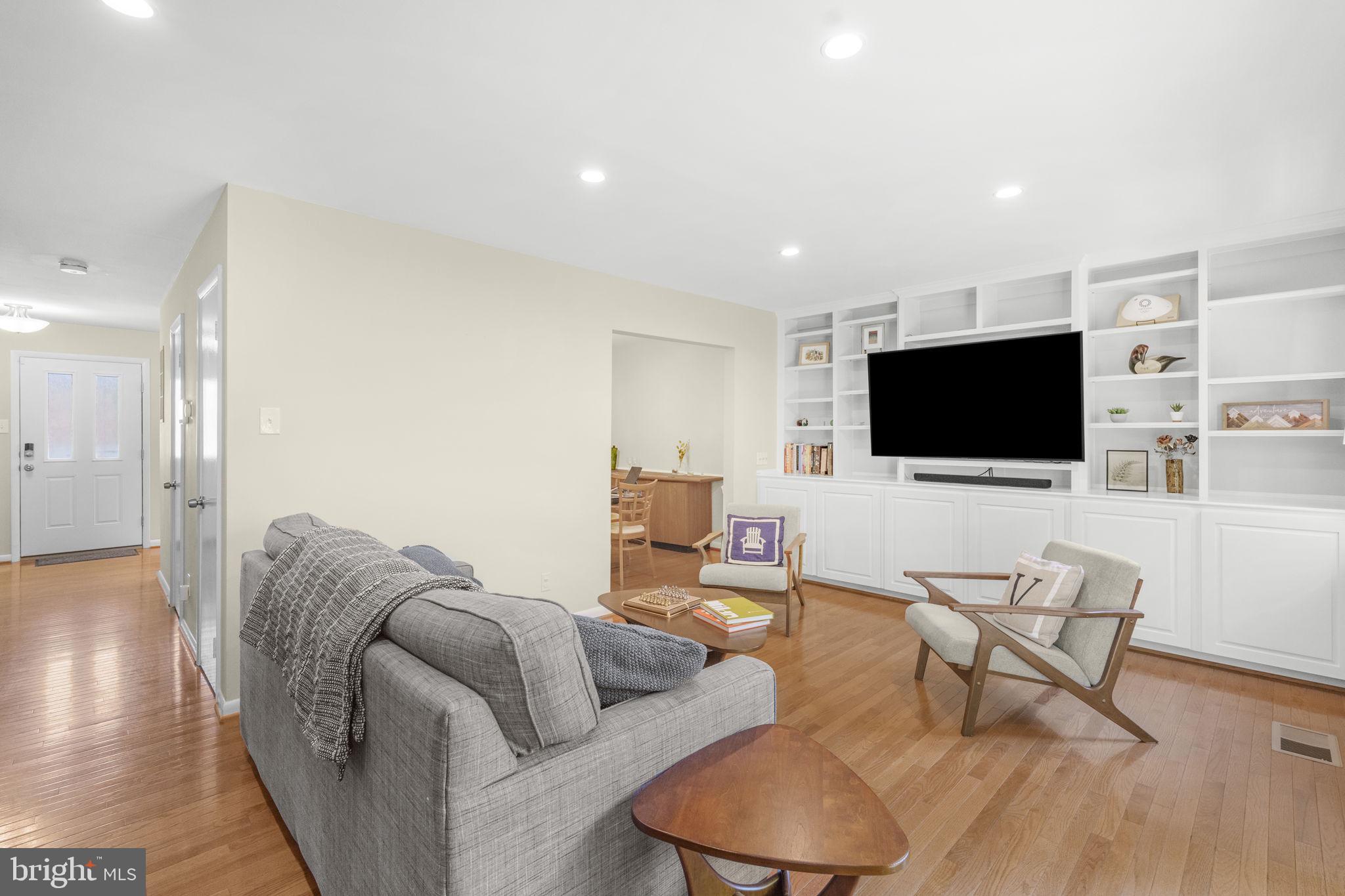 8328 HIGHCLIFFE COURT