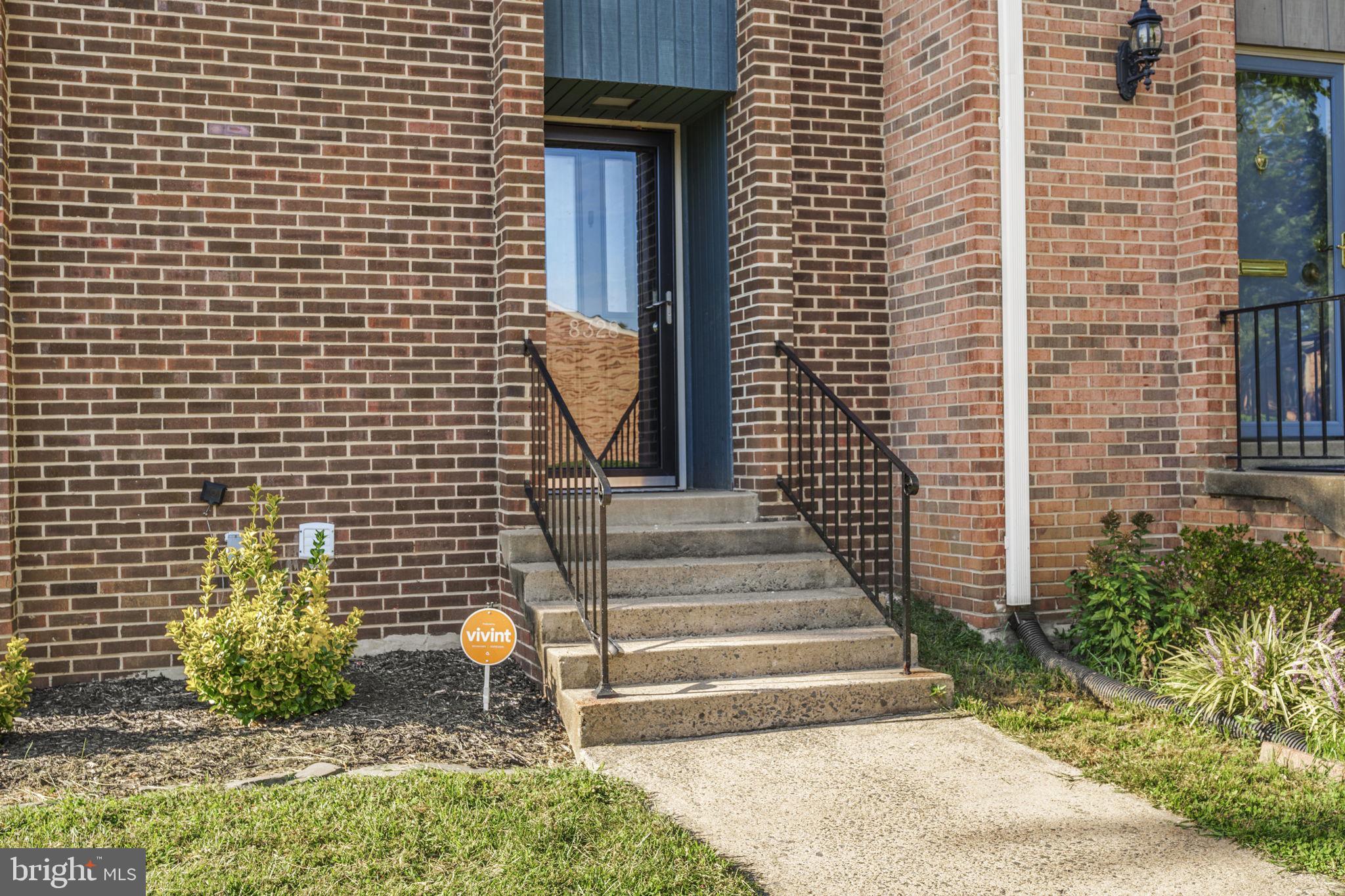 8328 HIGHCLIFFE COURT
