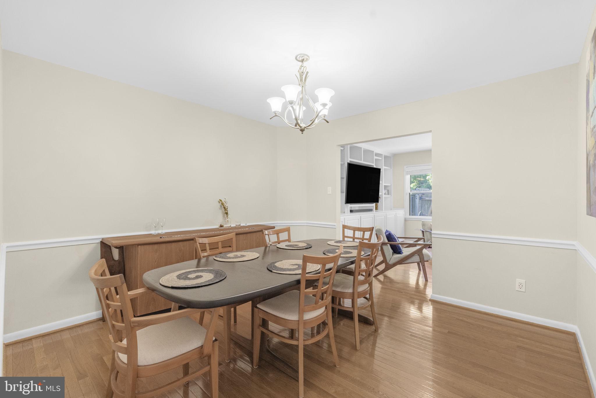 8328 HIGHCLIFFE COURT