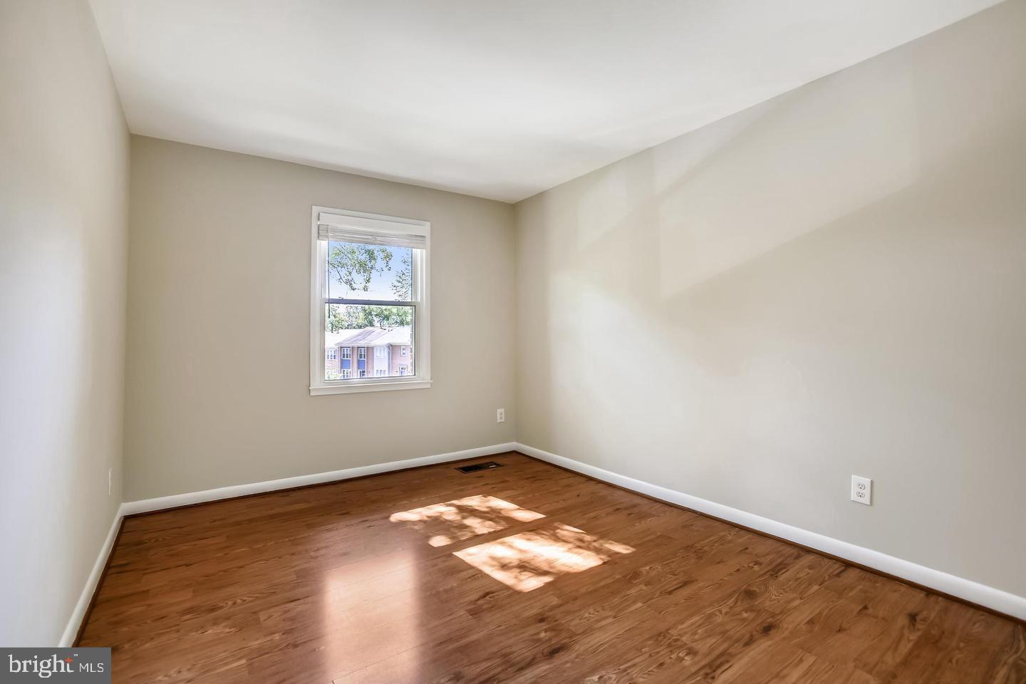 8328 HIGHCLIFFE COURT